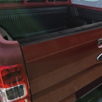 Kryt hrany zadních dveří nerez černý Ford Ranger V -- rok výroby 2011-22 Kryt hrany zadních dveří nerez černý Ford Ranger V -- rok výroby 2011-22