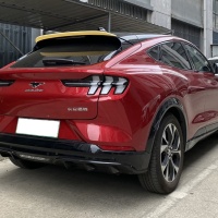 Autostyle zadn� spoiler k�ilt nad okno Ford Mustang Mach-E -- od roku v�roby 2020-